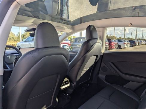 Used 2023 Tesla Model Y Long Range image 19