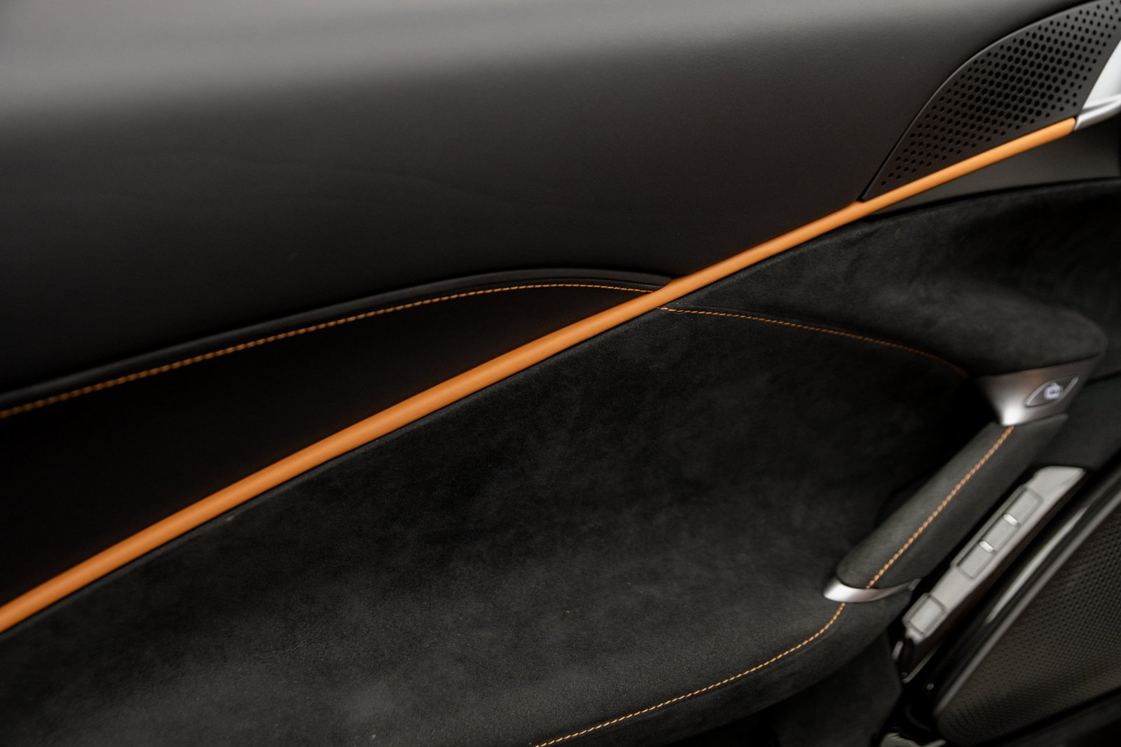 Used 2026 Ferrari Roma Spider RWD image 30
