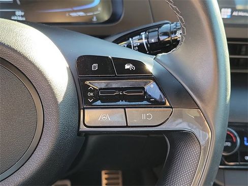 Used 2025 Hyundai Elantra Sport image 6