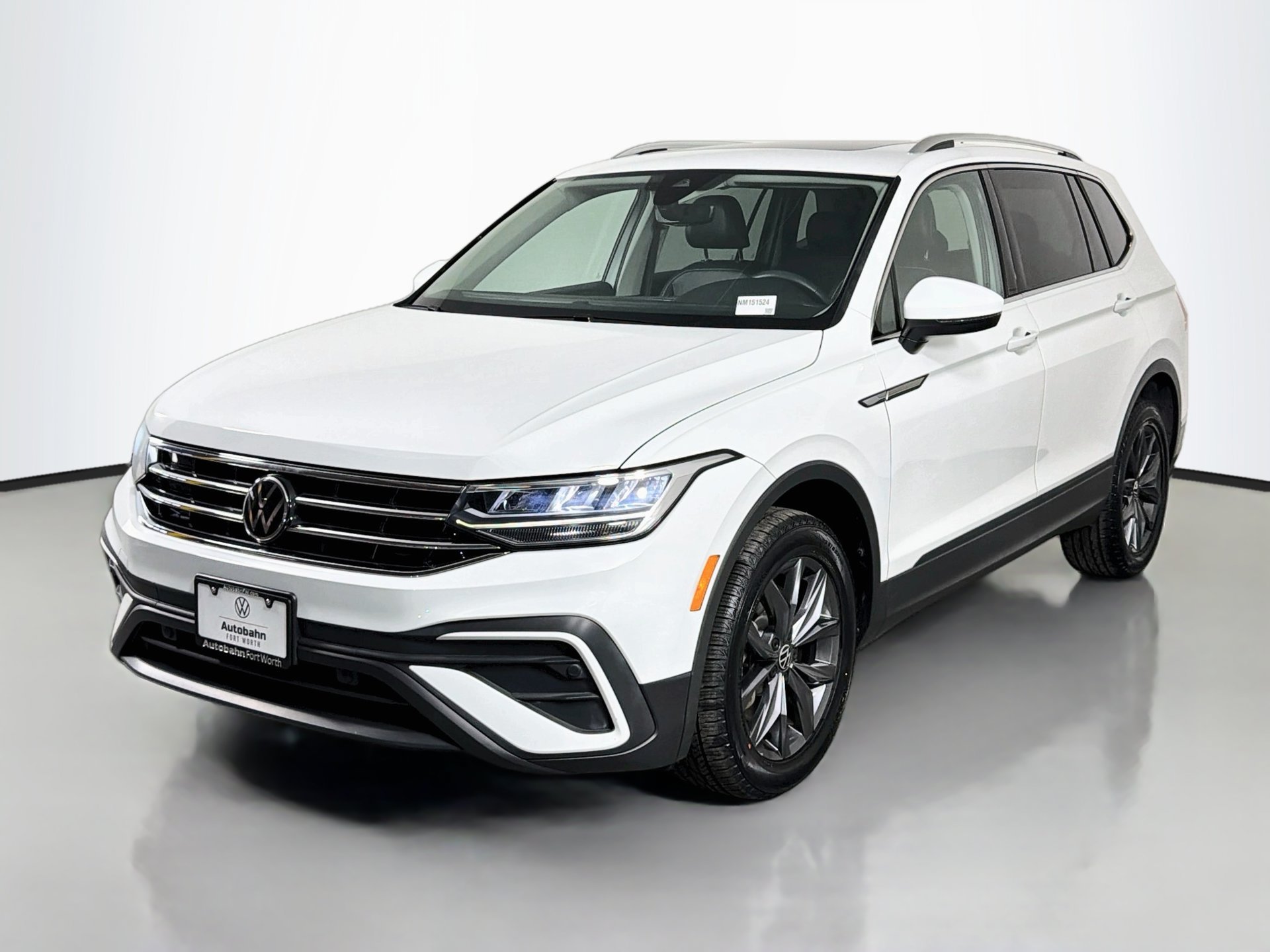 Used 2022 Volkswagen Tiguan SE w/ Panoramic Sunroof Package FWD 360° Tour