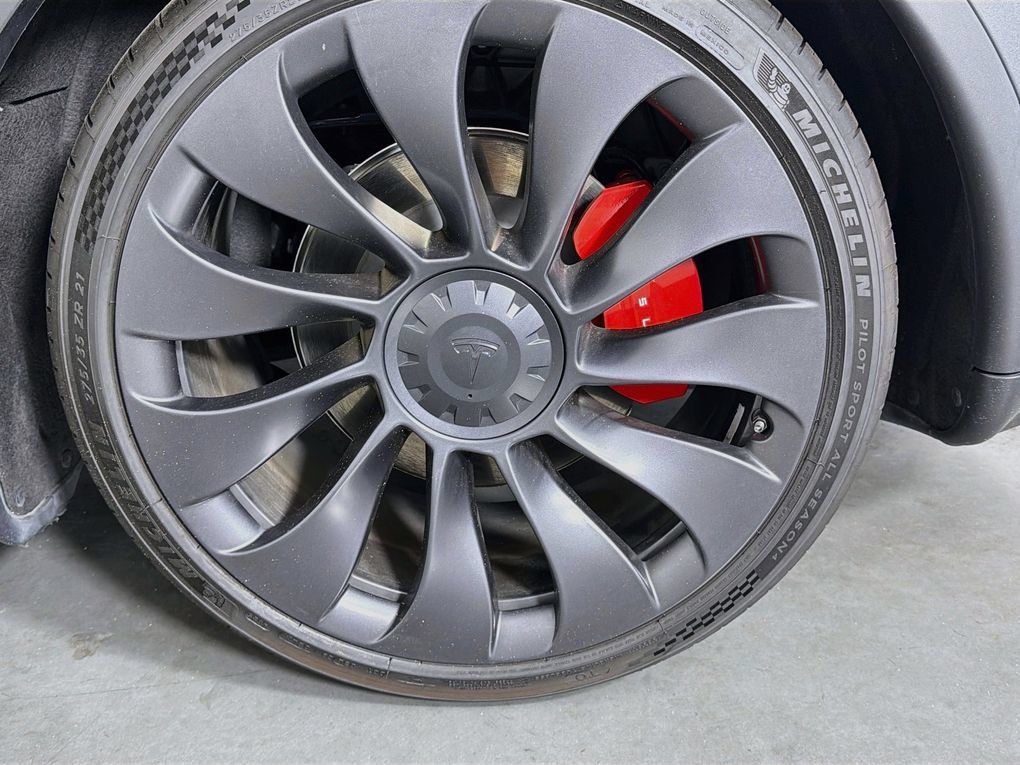 Used 2023 Tesla Model Y Performance AWD/4WD image 28