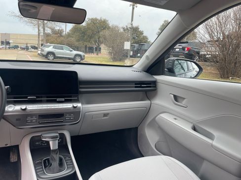 Used 2025 Hyundai Kona SEL image 38
