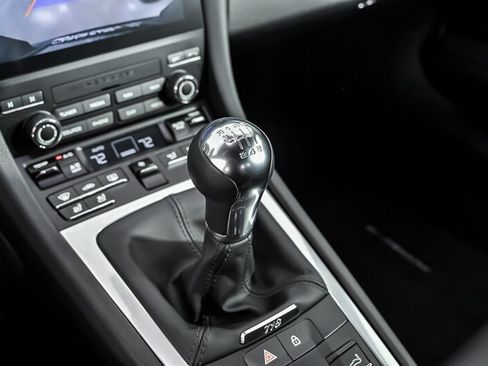 Used 2025 Porsche 718 Cayman RWD image 31