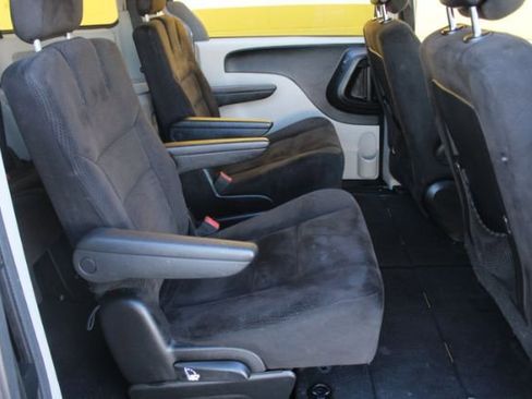 Used 2015 Dodge Grand Caravan SXT w/ Rear Park Assist Package image 12