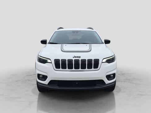 Used 2022 Jeep Cherokee Latitude AWD/4WD image 3