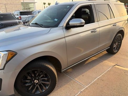 Used 2021 Ford Expedition Limited RWD image 5