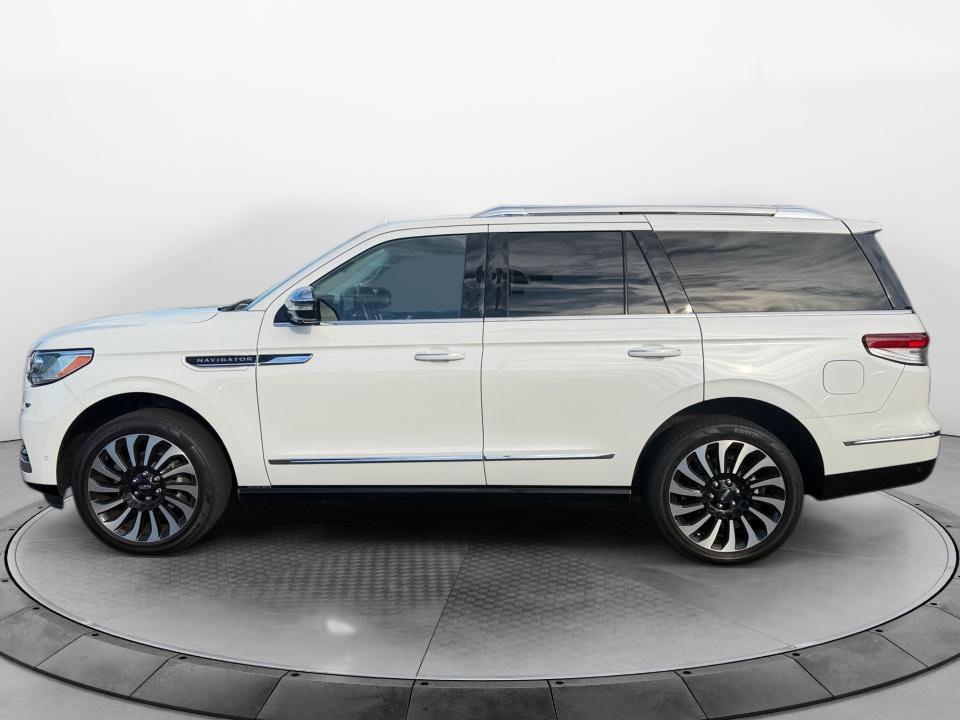 Used 2023 Lincoln Navigator Black Label AWD/4WD image 4
