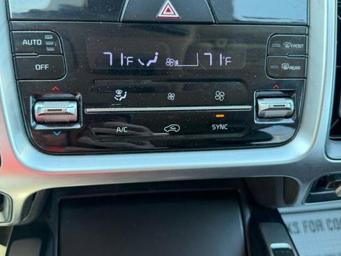 Used 2021 Kia Sorento S image 13