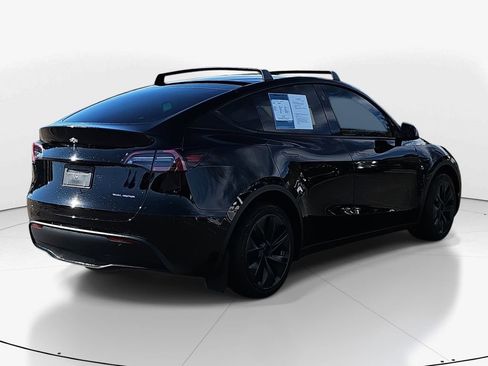 Used 2024 Tesla Model Y Long Range image 5