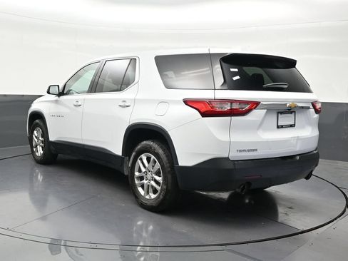 Used 2021 Chevrolet Traverse LS FWD image 3
