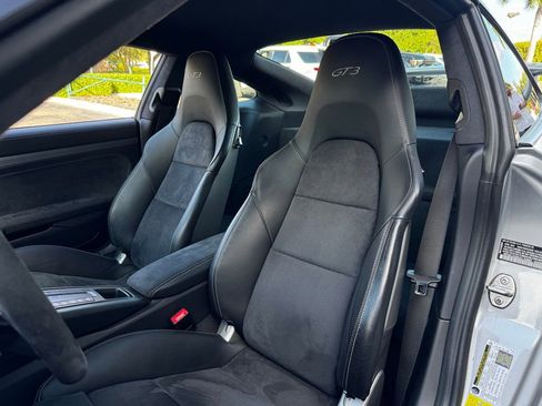 Used 2018 Porsche 911 GT3 image 21