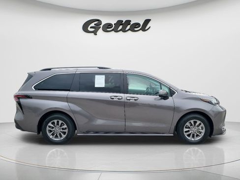Certified 2024 Toyota Sienna XLE w/ XLE Plus Package FWD image 4