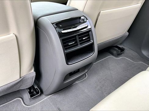 Used 2025 Cadillac XT5 Premium Luxury w/ Technology Package AWD/4WD image 25