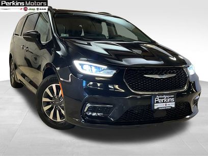 Used 2021 Chrysler Pacifica Touring-L