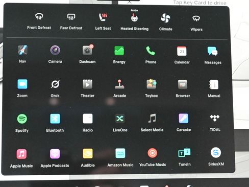 Used 2023 Tesla Model 3 Standard Range image 18