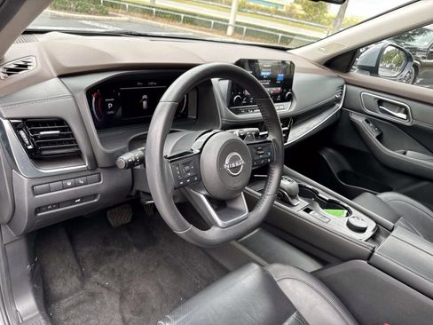 Used 2023 Nissan Rogue Platinum w/ Platinum Premium Package image 12