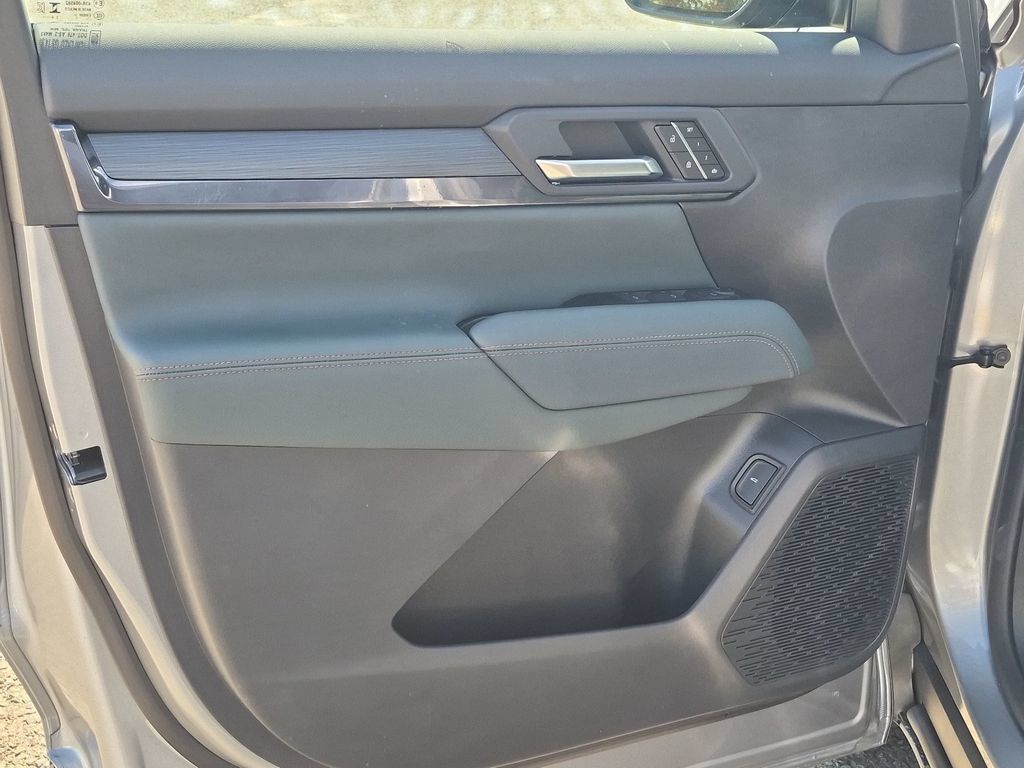 New 2027 GMC Terrain AT4 w/ Convenience Package III AWD/4WD image 9