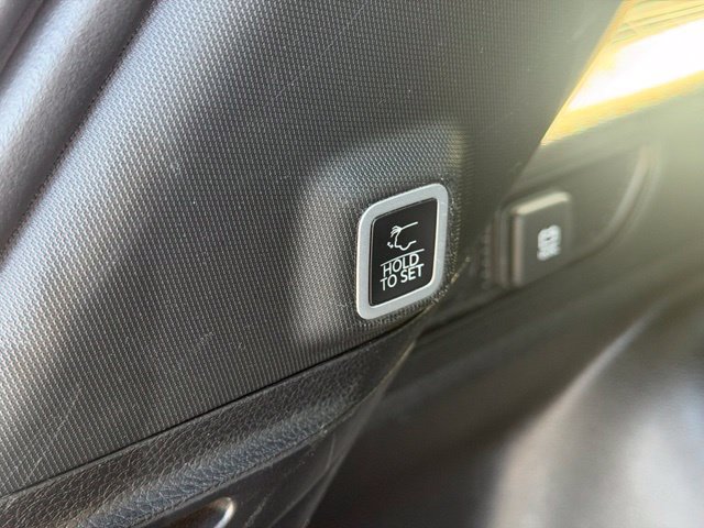 Used 2024 Jeep Grand Cherokee Limited AWD/4WD image 14