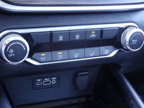 Used 2024 Nissan Altima 2.5 SV FWD image 25
