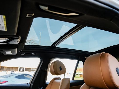 Used 2022 BMW X5 sDrive40i w/ M Sport Package image 21