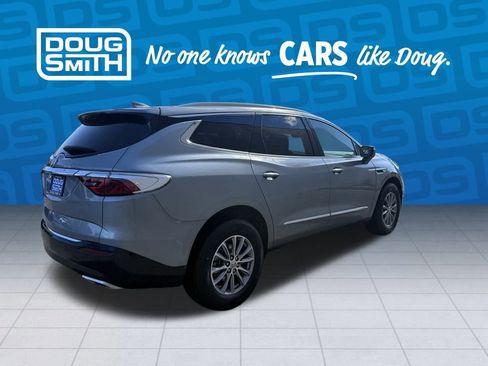 Used 2024 Buick Enclave Premium image 5