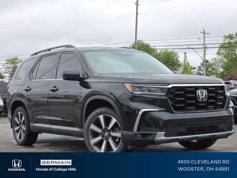 Used 2024 Honda Pilot Touring image 2