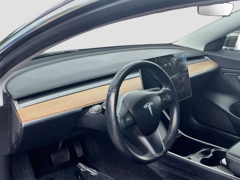 Used 2019 Tesla Model 3 Standard Range Plus RWD image 9