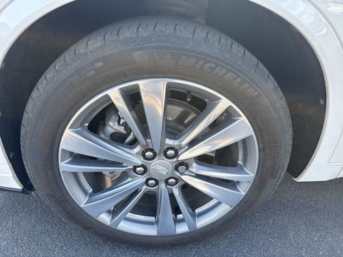 Used 2024 Cadillac XT6 Premium Luxury FWD image 9