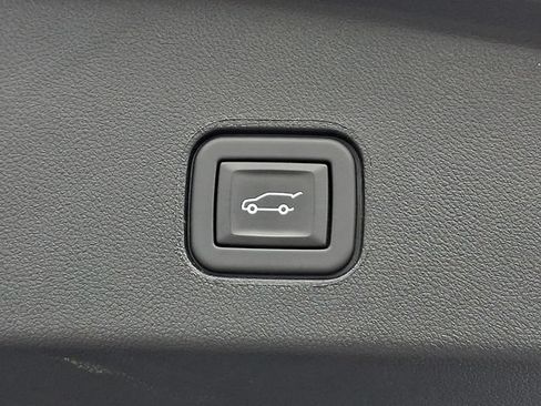 Certified 2024 Cadillac Lyriq Luxury AWD/4WD image 28