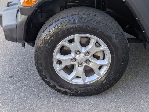 Used 2021 Jeep Wrangler Unlimited Sport AWD/4WD image 11