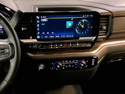 Used 2024 Chevrolet Silverado 1500 LT image 10