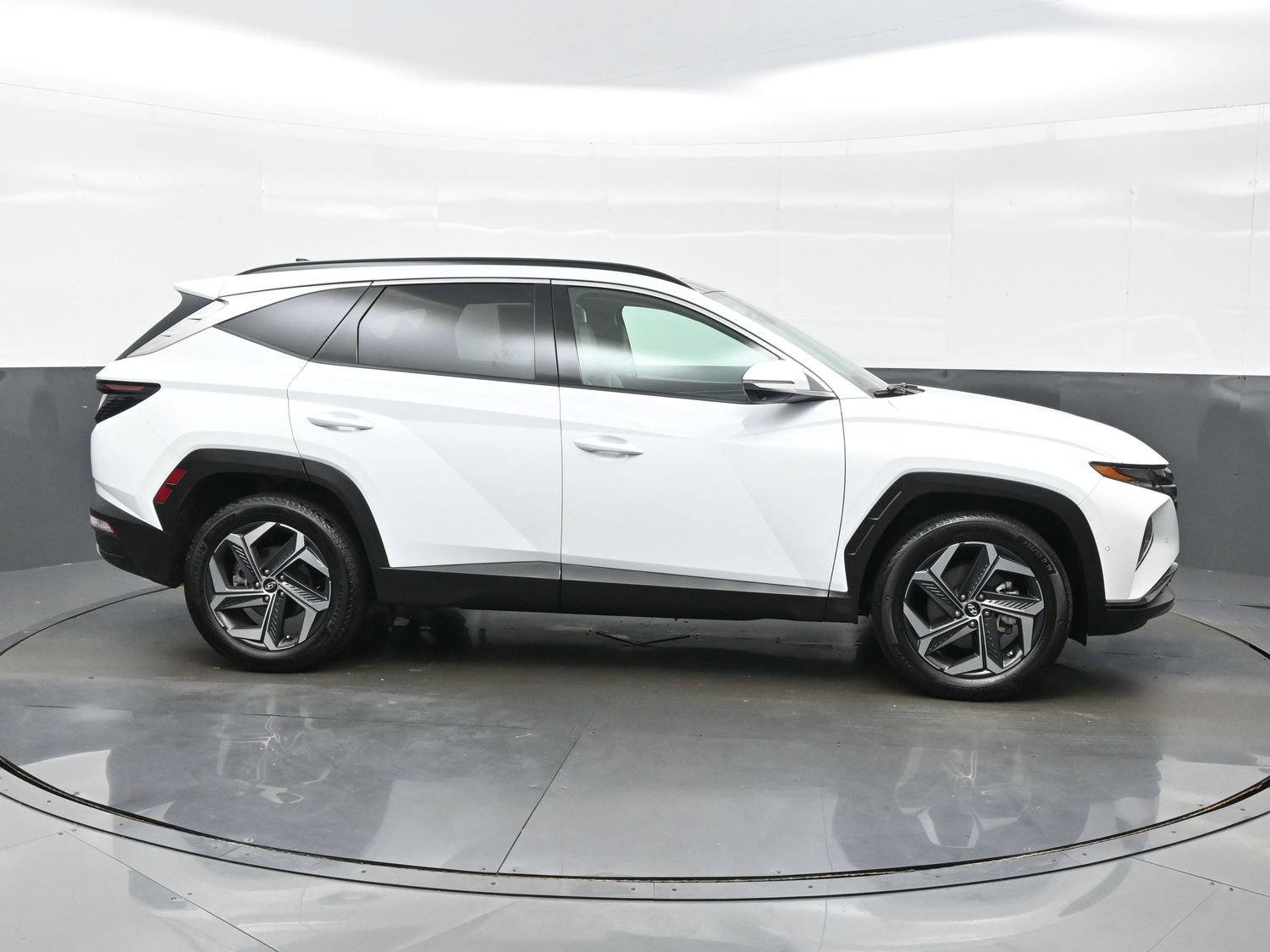 Certified 2024 Hyundai Tucson Limited AWD/4WD image 7