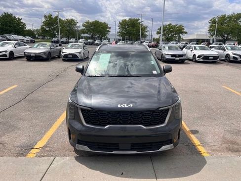 Used 2024 Kia Sorento S AWD/4WD image 2