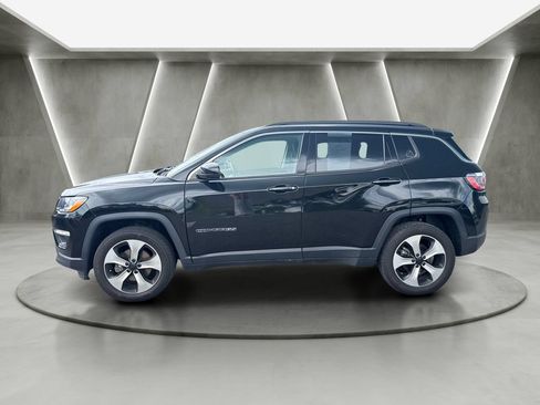 Used 2020 Jeep Compass Latitude w/ Cold Weather Group AWD/4WD image 4