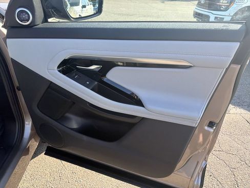 Used 2023 Land Rover Range Rover Evoque R-Dynamic SE AWD/4WD image 14