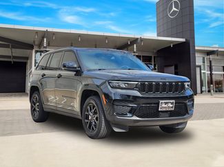 Used 2024 Jeep Grand Cherokee Altitude video 2