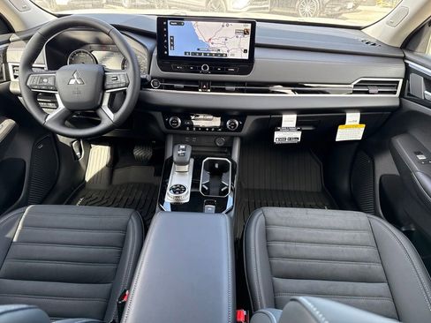 New 2026 Mitsubishi Outlander AWD image 24