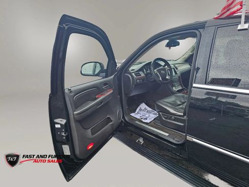 Used 2009 Cadillac Escalade ESV AWD image 8