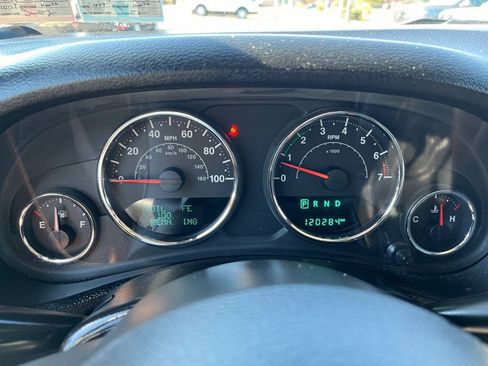 Used 2015 Jeep Wrangler Unlimited Sport image 14