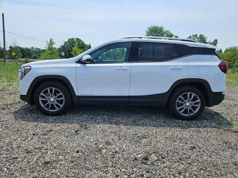 Used 2024 GMC Terrain SLT AWD/4WD image 4