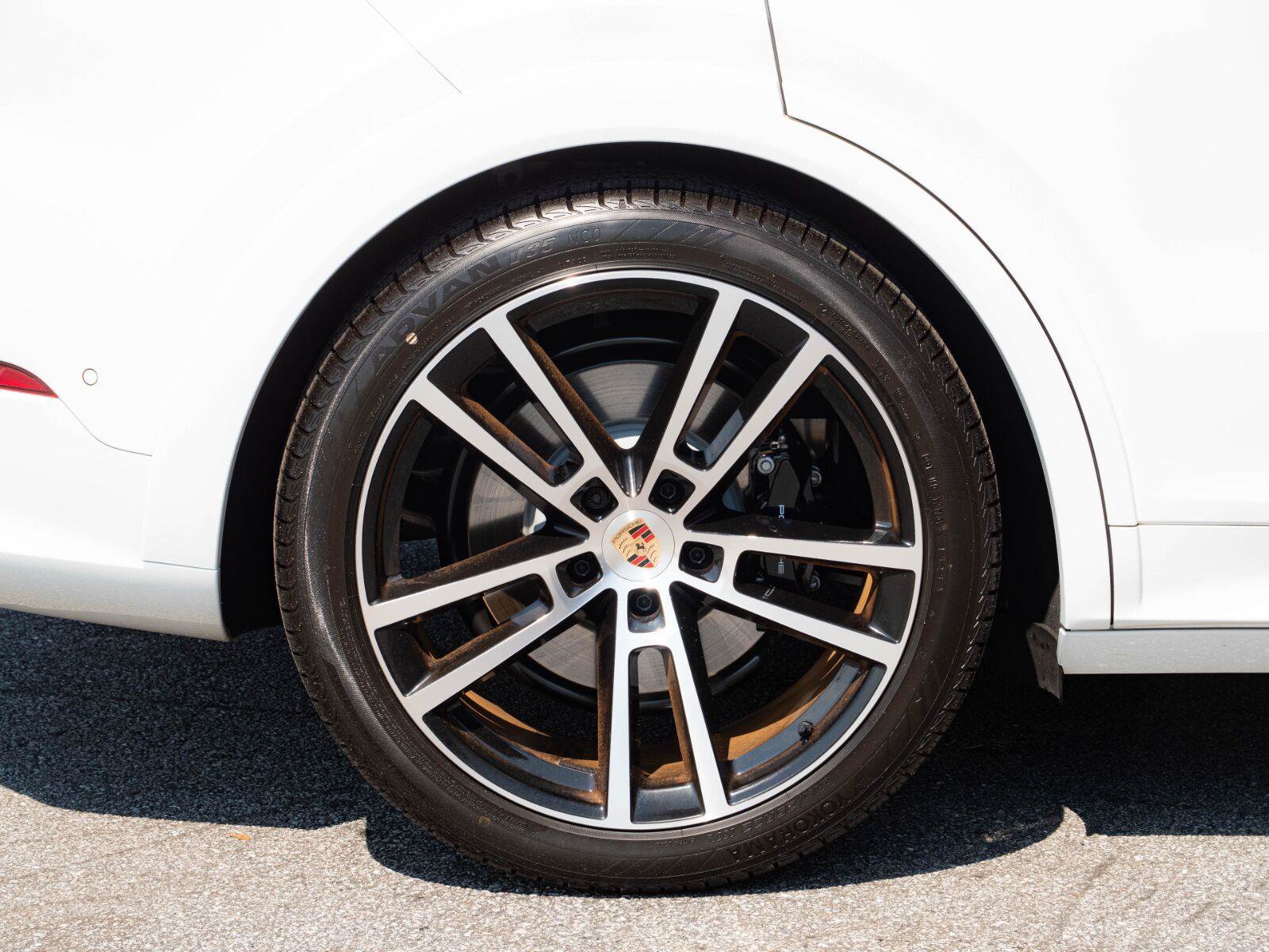 Certified 2026 Porsche Cayenne GTS AWD/4WD image 39