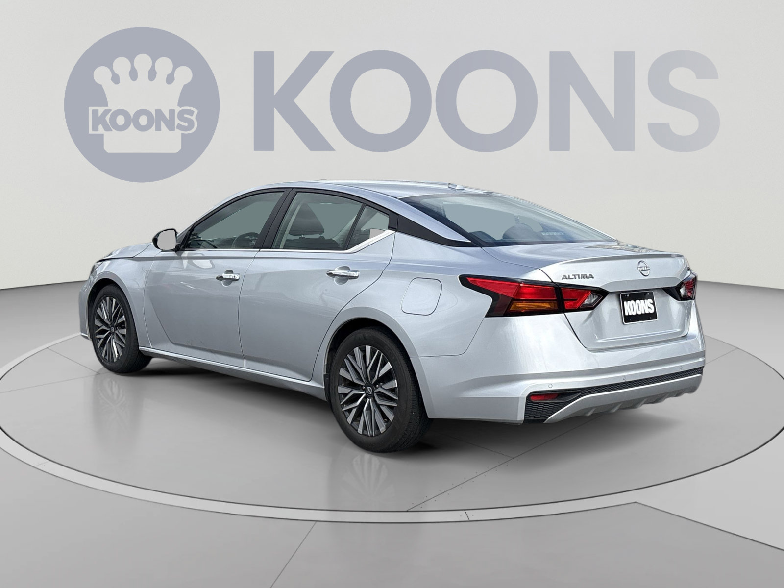 Used 2024 Nissan Altima 2.5 SV FWD image 4