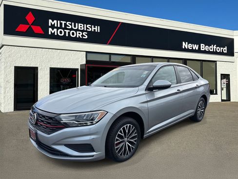 Used 2020 Volkswagen Jetta R-Line image 1