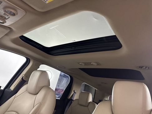 Used 2010 GMC Acadia SLT AWD/4WD image 20