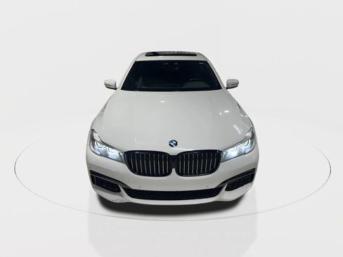 Used 2019 BMW 740i w/ M Sport Package image 4