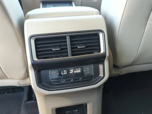 New 2026 Volkswagen Atlas SE image 31