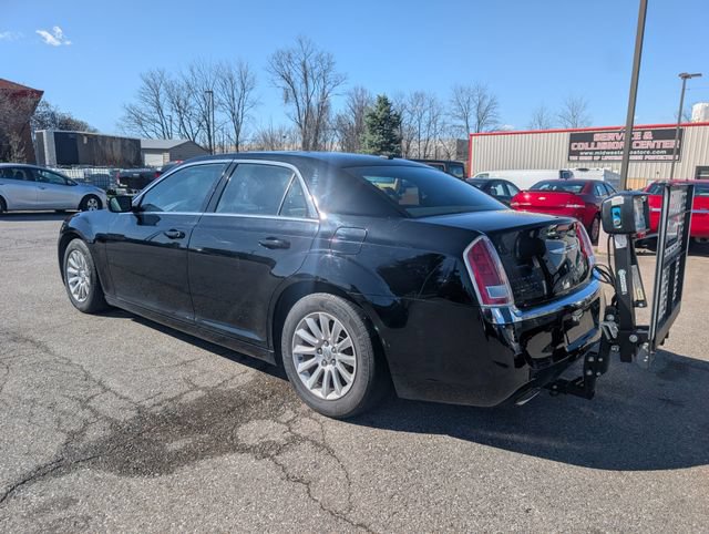 Used 2012 Chrysler 300 RWD image 4