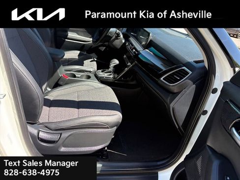 Certified 2025 Kia Seltos S FWD image 17