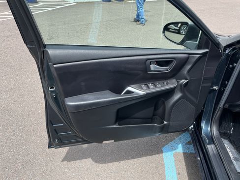 Used 2017 Toyota Camry LE FWD image 15
