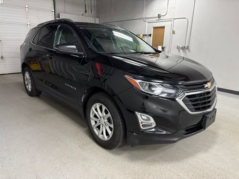 Used 2018 Chevrolet Equinox LT w/ Sun & Infotainment Package AWD/4WD image 3